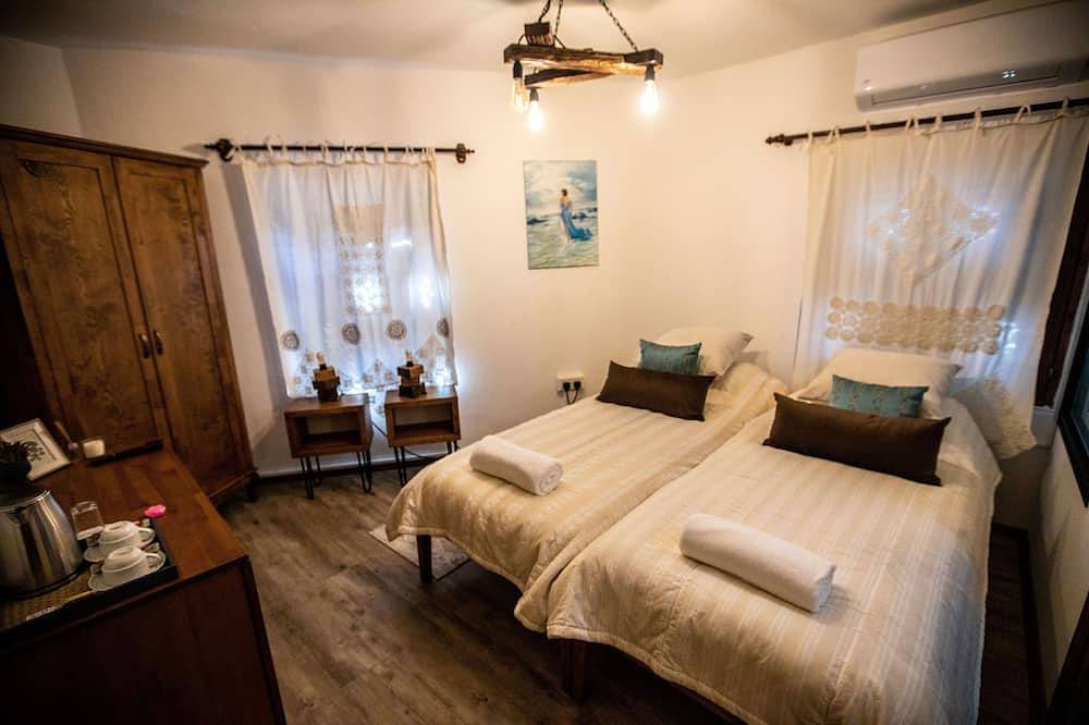 Aurora - Old Town Ensuite w/ Free Wifi&Breakfast in Famagusta, Northern Cyprus