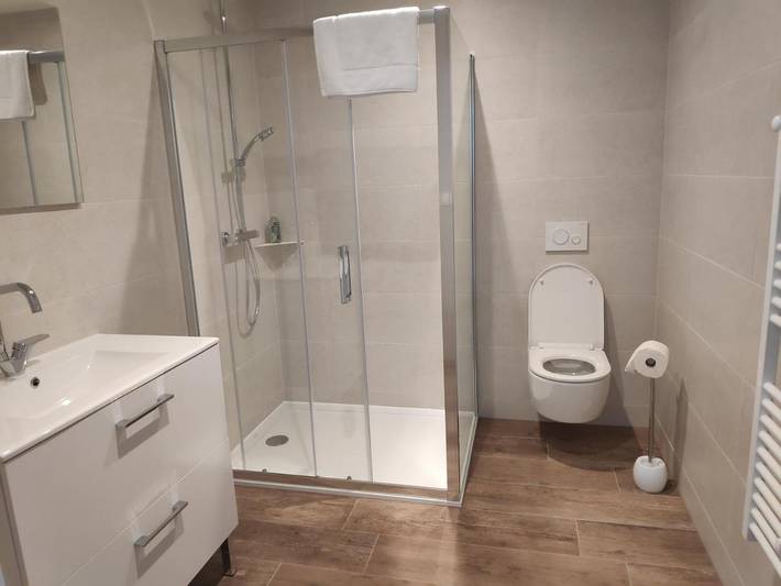 Location de vacances pour 12 personnes, avec vue à Désaignes - 4