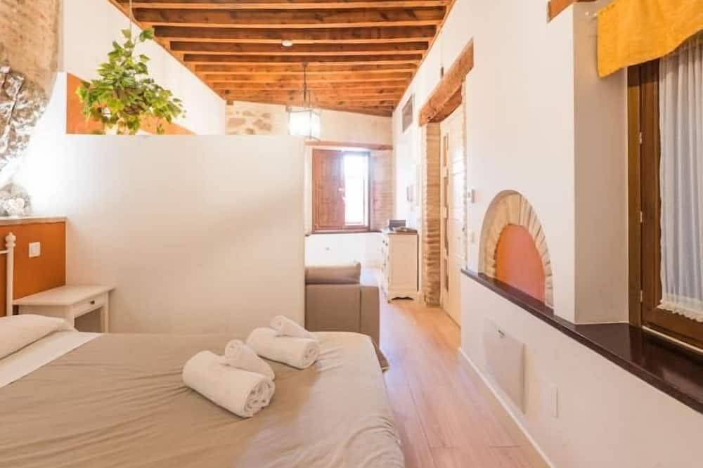 Entire apartment, El Aljibe de San Cipriano in Toledo, Toledo Province
