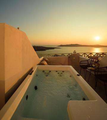 Chambre d’hôte pour 2 personnes, avec vue et terrasse à Thera