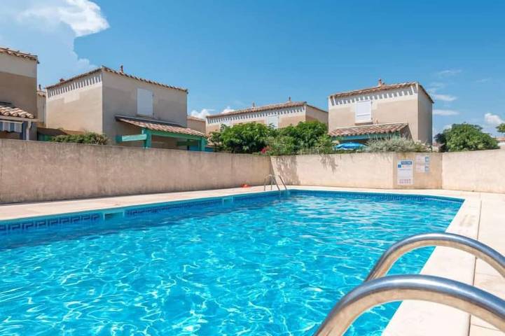 Maison de vacances pour 4 personnes, avec terrasse et piscine dans Plage Rochelongue