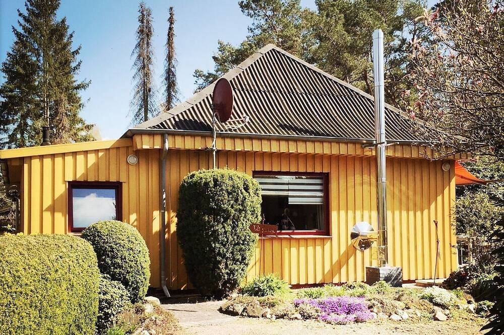 Gelbes Holzhaus bei Mardorf am Steinhuder Meer in Rehburg-Loccum, Steinhuder Meer