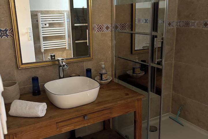 Gîte pour 4 personnes, avec terrasse dans Grottes de Régulus - 4