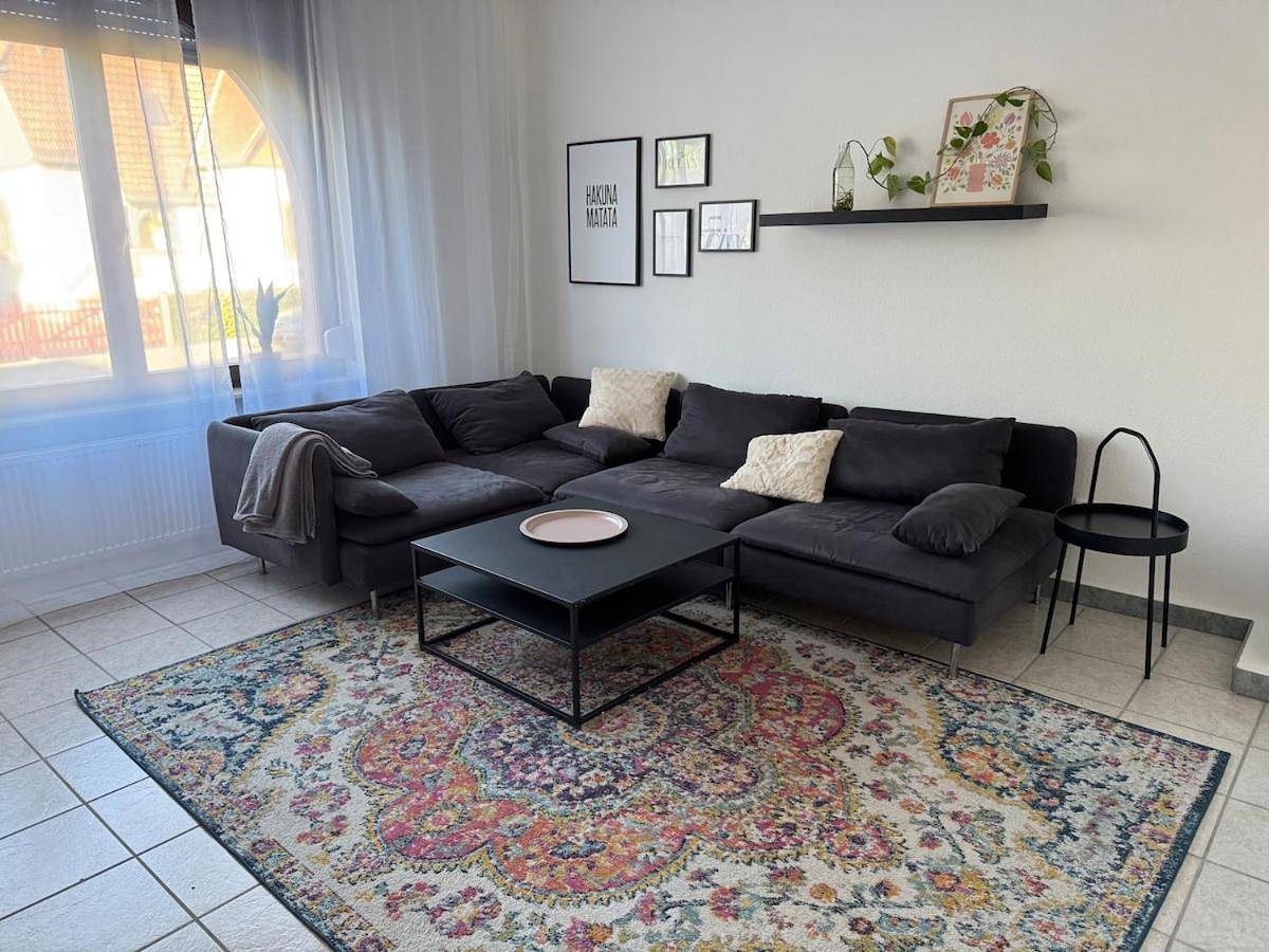 Appartement entier, Helles Apt Wiesbaden Mainz Ffm 2 Schlafzimmer in Ginsheim-Gustavsburg, Hesse du Sud