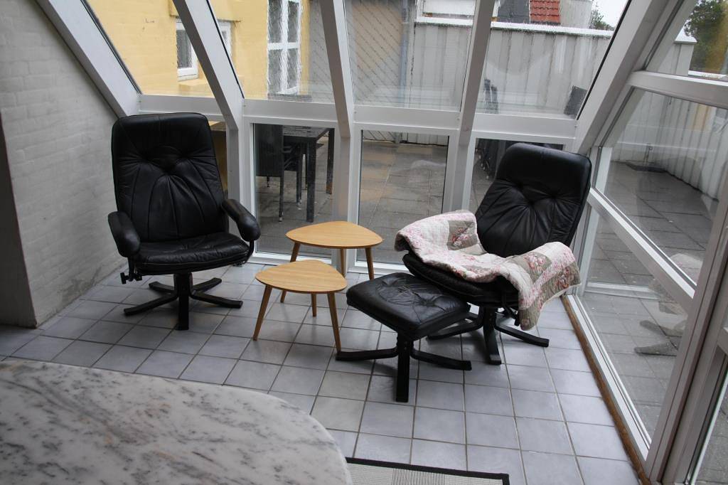 Ein zentral liegendes Reihenhaus in Blåvand. Mit Gästewc im ersten stok. Das Haus ist sehr gut ausgestattet und hat eine schöne Aussenstube. in Blavand, Región de Varde