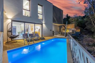 Ferienhaus für 6 Personen, mit Pool und Terrasse sowie Garten in Crikvenica
