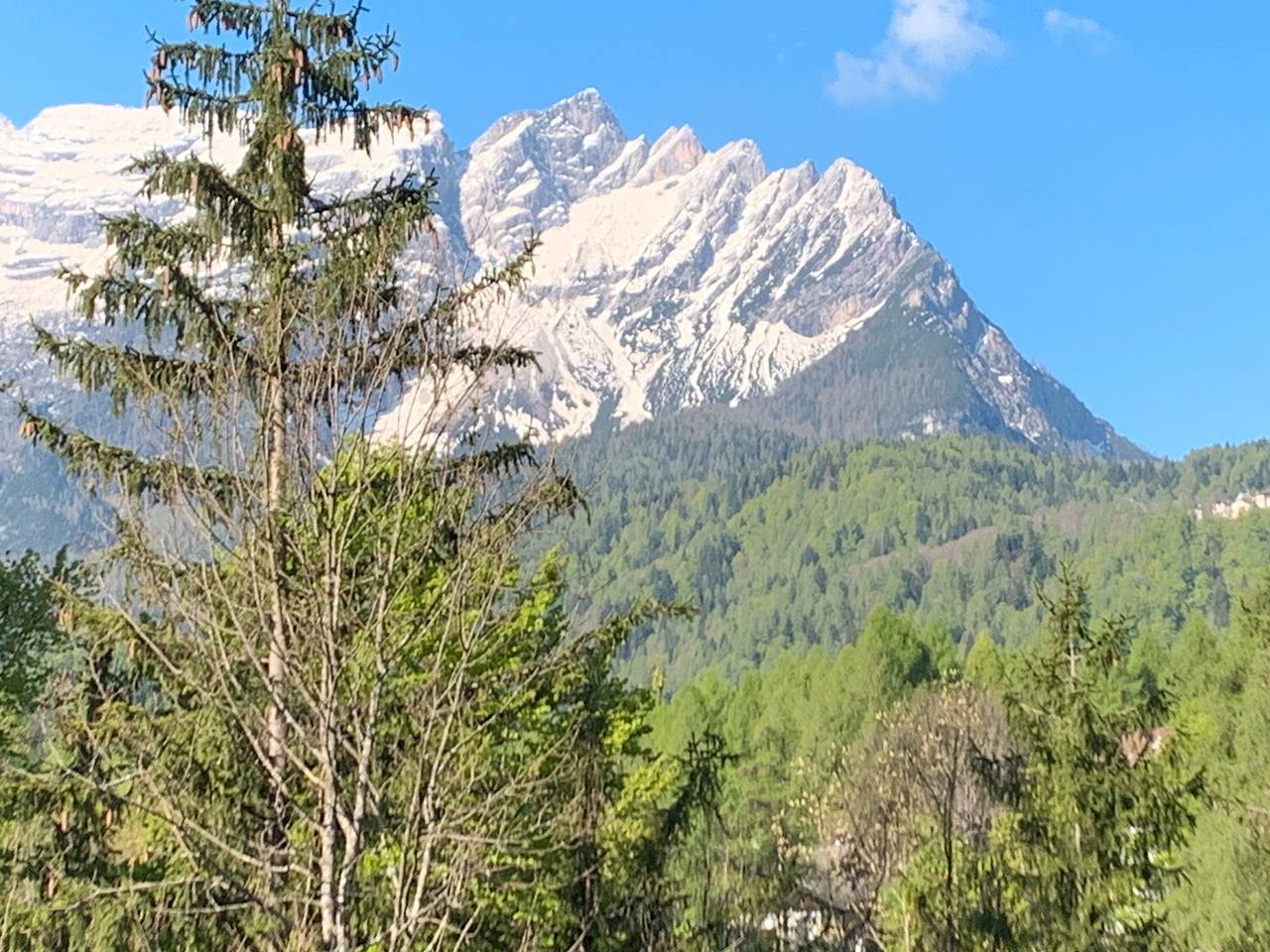 Entire apartment, Apartment 'Bruna' with Mountain View, Private Terrace and Wi-Fi in Pelmostock, Forno di Zoldo
