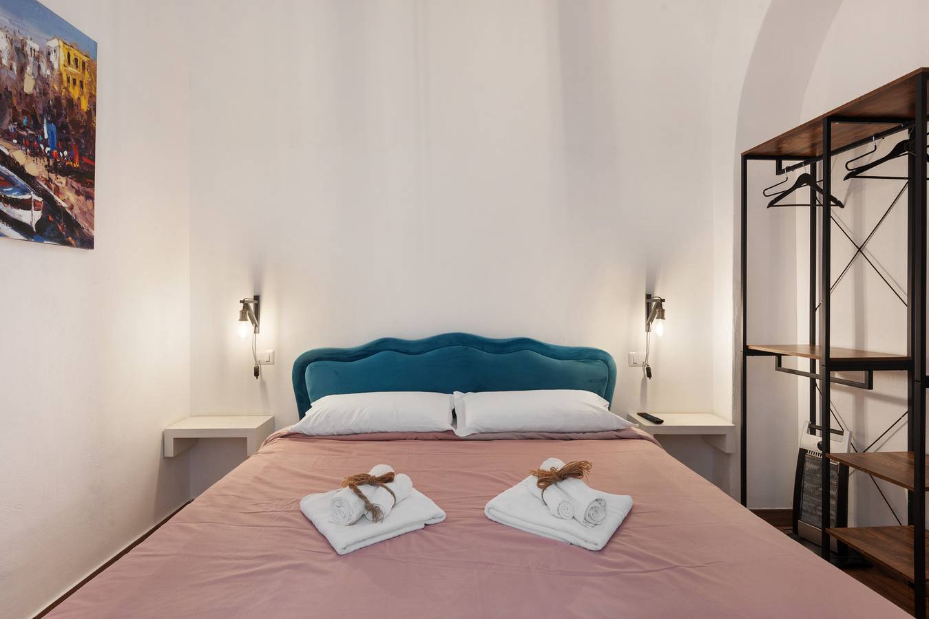 Room 'Al Corso' with Wi-Fi and Air Conditioning in Salerno, Tyrrhenian Coast Campania