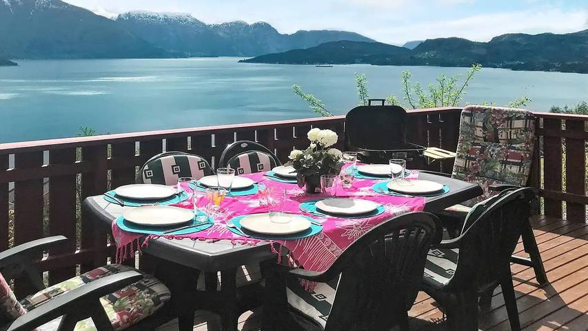 Ferienhaus für 9 Personen, mit Terrasse und Whirlpool sowie Sauna
