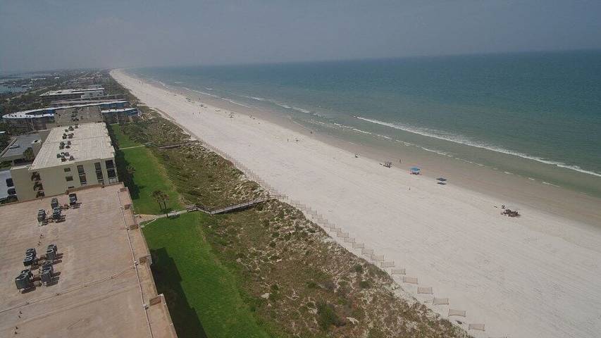 Vacation rental for 6 people, with pool and balcony in Crescent Beach