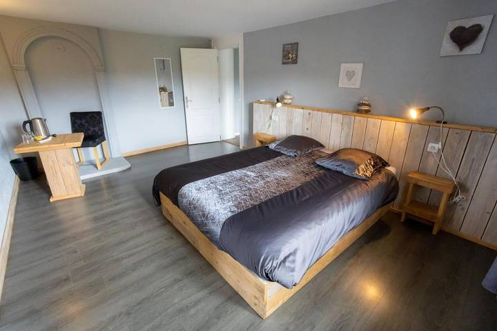 Chambre d’hôte pour 2 personnes, avec vue et jardin, animaux acceptés à Granges-sur-Vologne