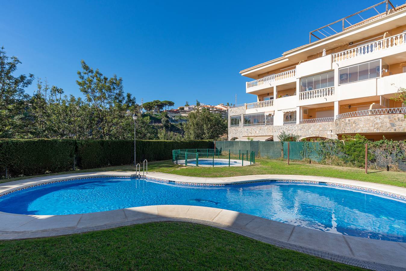 Entire apartment, Apartment 'Modern Penthouse' with Sea View, Wi-Fi and Air Conditioning in Fuengirola, Costa del Sol