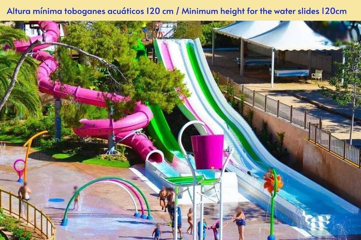 Hôtel pour 2 personnes, avec piscine et bassin pour enfant ainsi que vue et jardin