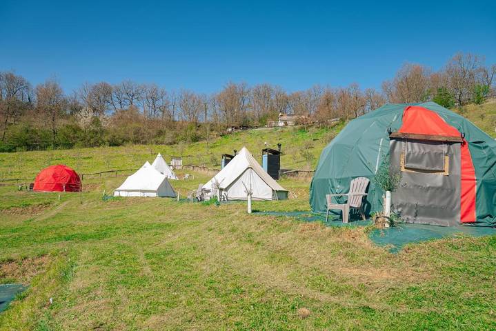 Tente pour 40 personnes, avec vue ainsi que jardin et terrasse, animaux acceptés dans le Tarn-et-Garonne - 3