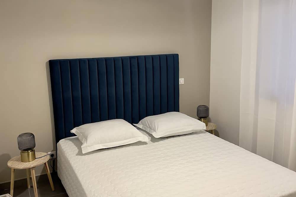 Comfortabele villa met verwarmd zwembad en spa tussen zee en bergen in Aléria, Corte en omgeving