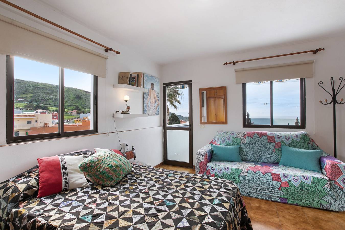 Estudio entero, Estudio de vacaciones 'La Zotea' con vistas a la montaña y Wi-Fi in San Cristóbal de La Laguna, Tenerife Norte