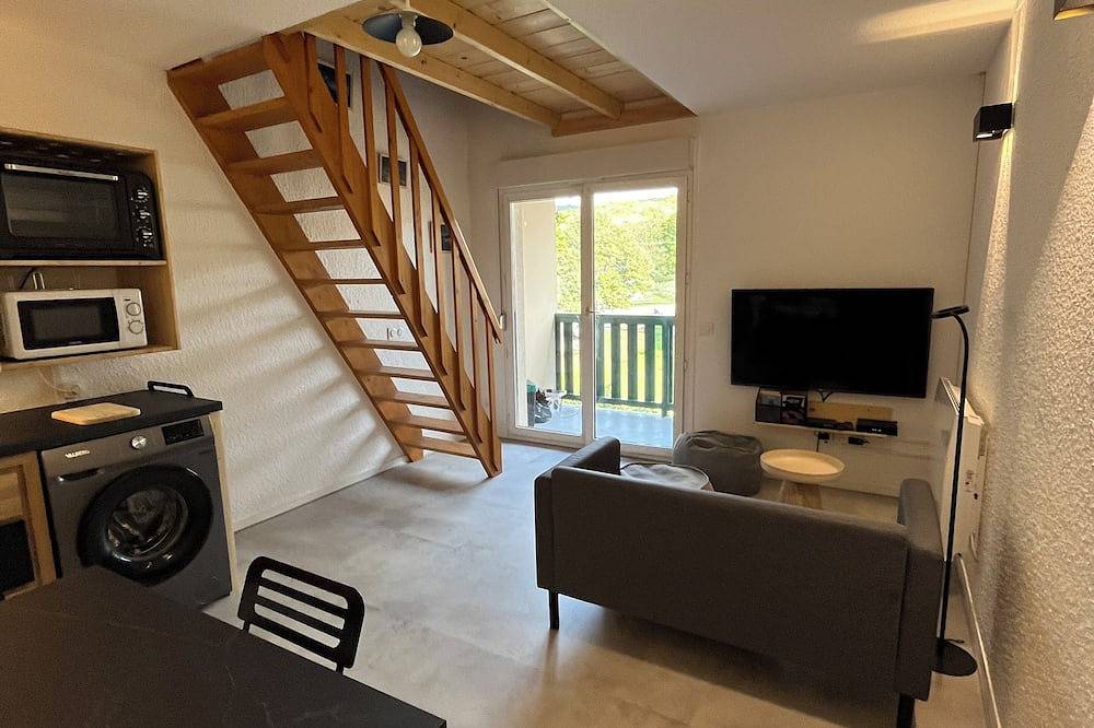 Appartement entier, Studio 35m2 avec mezzanine, aux Plans d'Hotonnes, Haut Valromey in Hotonnes, Nantua