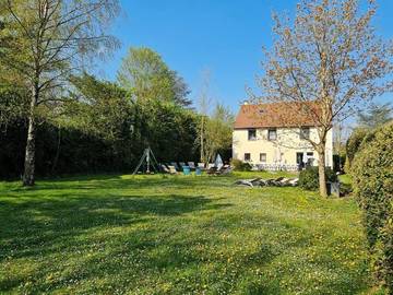 Gîte pour 15 personnes, avec terrasse, animaux acceptés dans Dormelles
