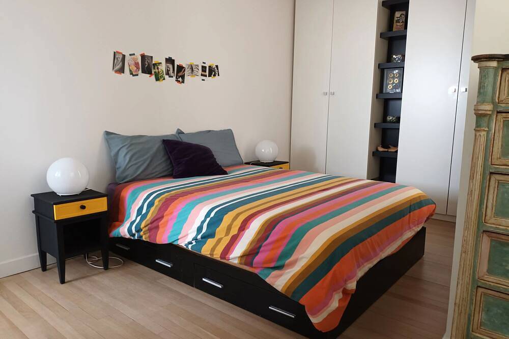 Entire apartment, Duplex with balcony Porte de Versailles Paris Expo 2 rooms/2Br/2Wc in Issy-les-Moulineaux, Hauts-de-Seine