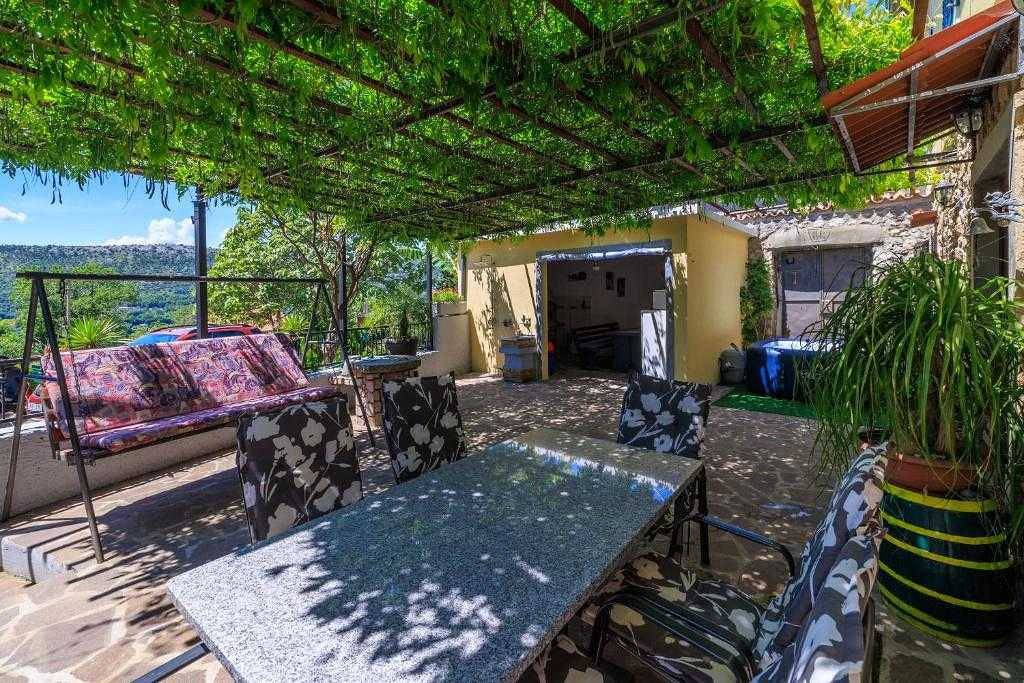 Ganze Wohnung, Ferienwohnung für 7 Personen mit Whirlpool in Bribir, Primorje-Gorski Kotar