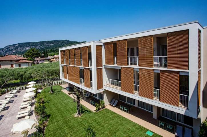 Ferienwohnung für 4 Personen, mit Balkon und Whirlpool sowie Garten und Pool in Garda - 2