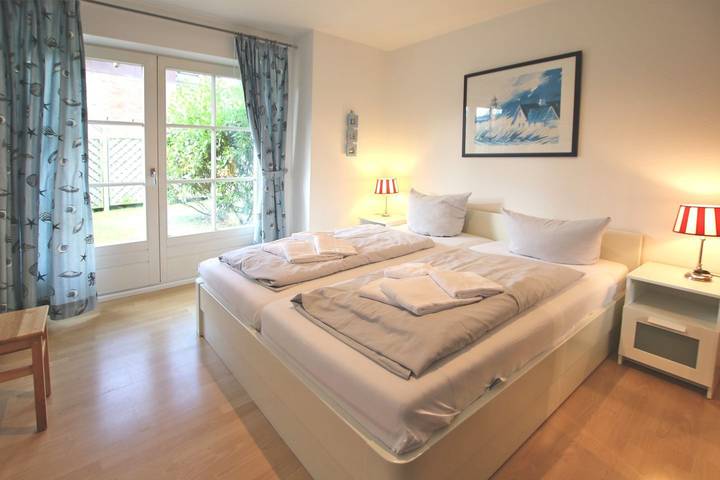 Ganze Wohnung, Ferienwhg. mit 3-Zimmern, ca. 60m², im Zentrum von Wyk, sehr ruhig gelegen. in Wyk auf Föhr (Stadt), Wyk auf Föhr