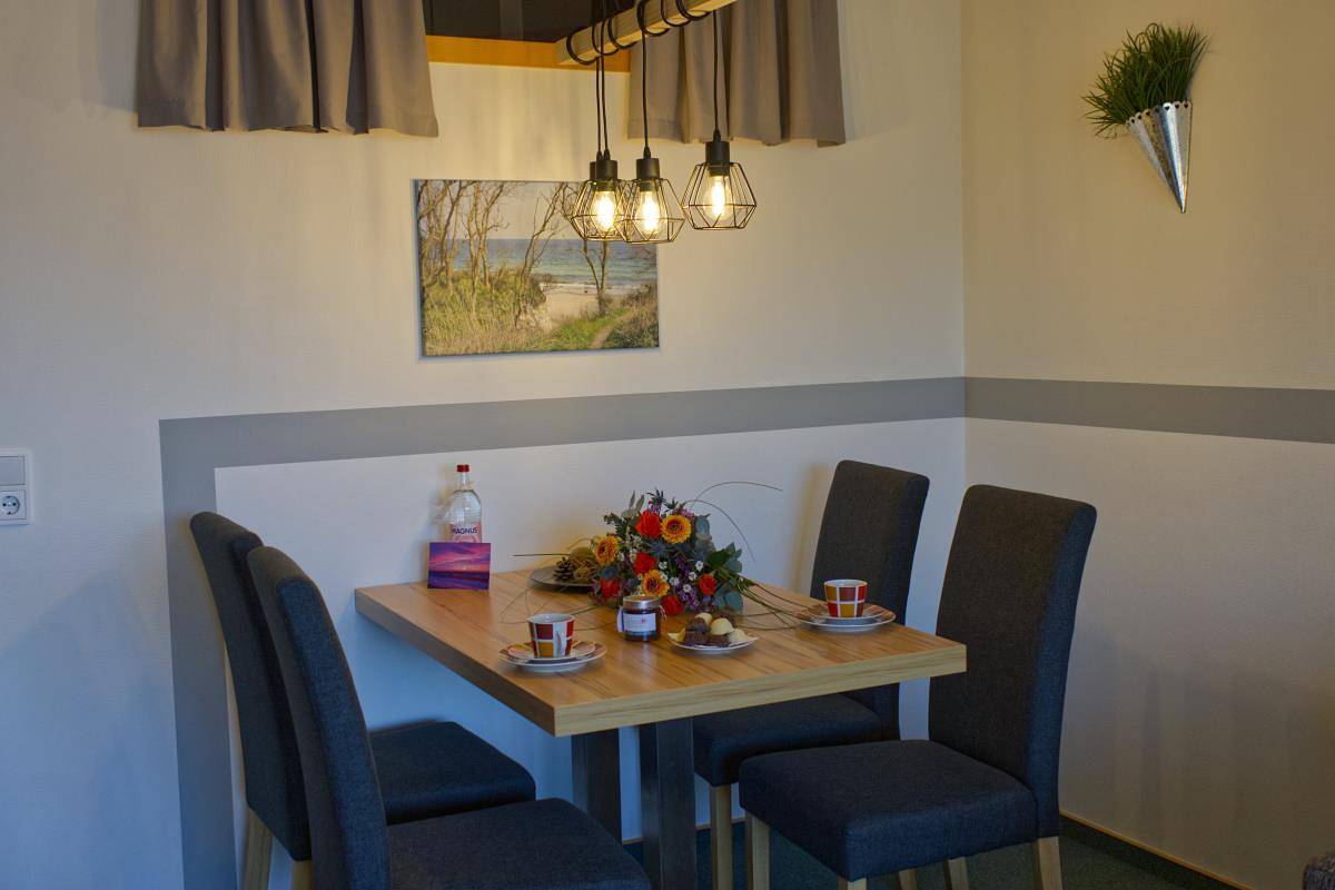 Ganze Ferienwohnung, Inselblume 02 - Maritime Ferienwohnung, Blick zum Yachthafen in Ostfehmarn, Fehmarn