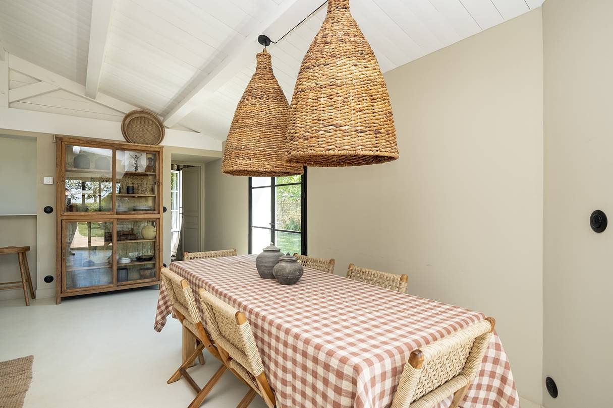 Ganze Ferienwohnung, Ferienwohnung für 12 Personen mit Pool in La Couarde-sur-Mer, Ile de Re