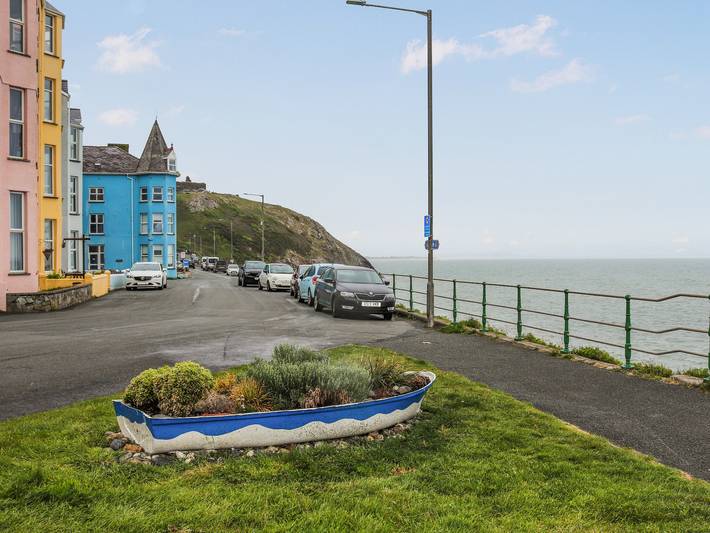 Holiday rental for 18 people, with garden, with pets in Criccieth