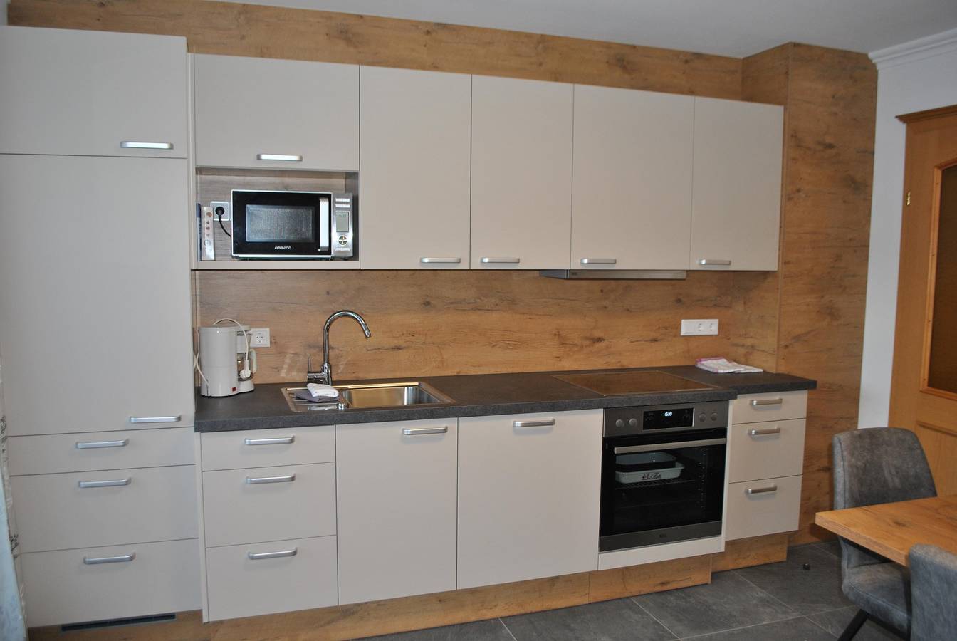 Geheel vakantieappartement, App Longa /2 slaapkamers/douche, wc in Mariapfarr, Bezirk Tamsweg