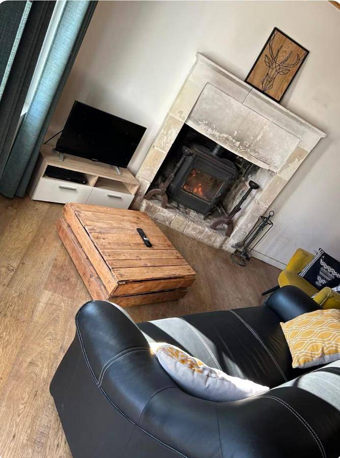 Two-Bedroom House in Échiré, Région de Niort