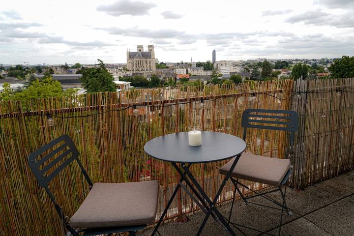 Studio pour 2 personnes, avec balcon, adapté aux familles à Nantes