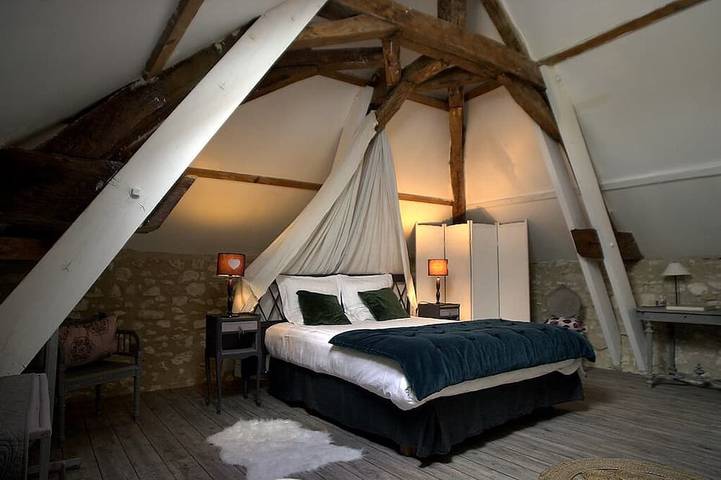 Location de vacances pour 6 personnes, avec piscine ainsi que jardin et terrasse à Les Ormes - 4