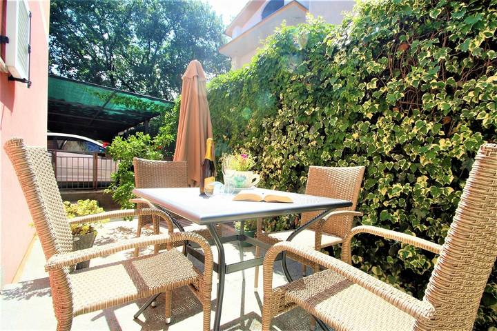 Ferienwohnung für 3 Personen, mit Balkon/Terrasse und Garten in Porec und Umgebung - 2