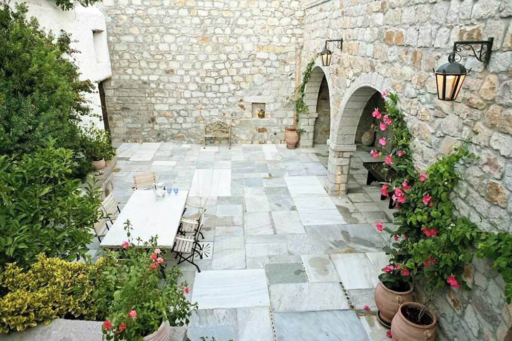 Homerez - Casa Familiare con Vista Mare a Patmos + Terrazza in Patmos Città, Dodecaneso