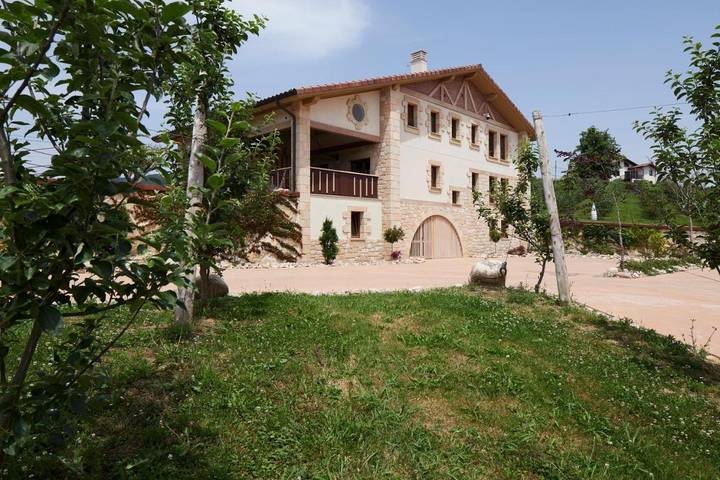 Casa rural para 4 personas, con vistas y jardín en Donostialdea - 2