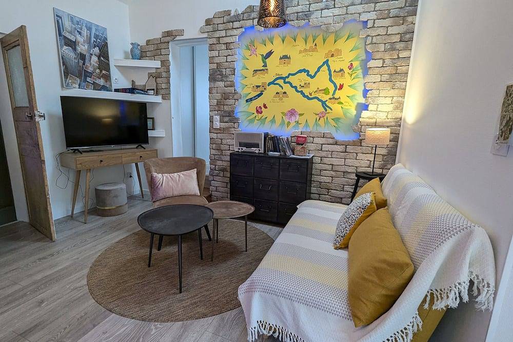 Acogedor alojamiento junto al Loing, cerca de Montargis, con terraza privada y todas las comodidades inclusas in Montargis, Región de Montargis