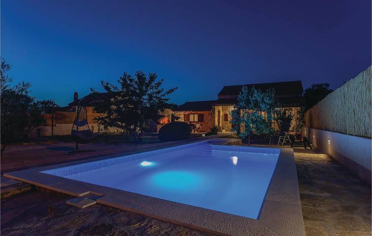 Ferienhaus für 5 Personen, mit Ausblick und Pool sowie Terrasse, mit Haustier in Grad Šibenik - 4