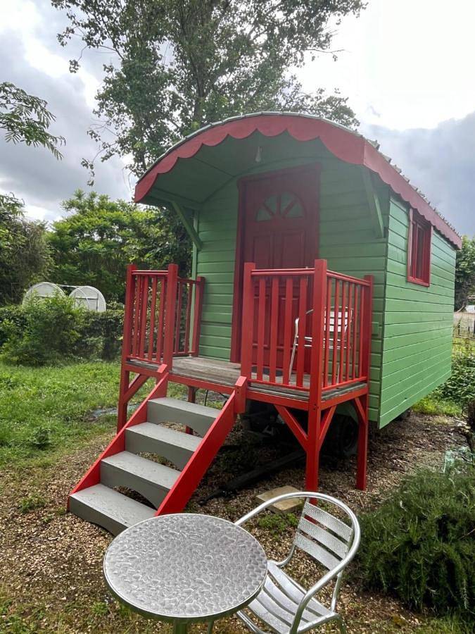 Gîte pour 2 personnes, avec jardin et terrasse à Dieupentale