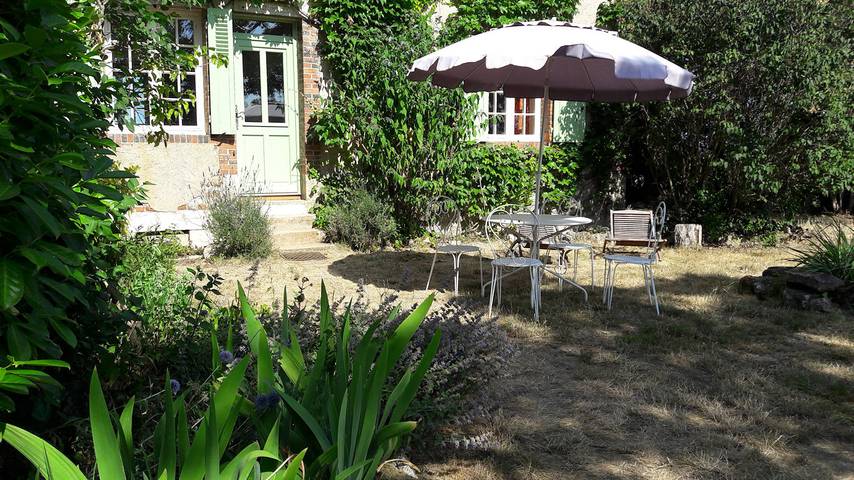 Gîte pour 2 personnes, avec jardin dans Allier - 2