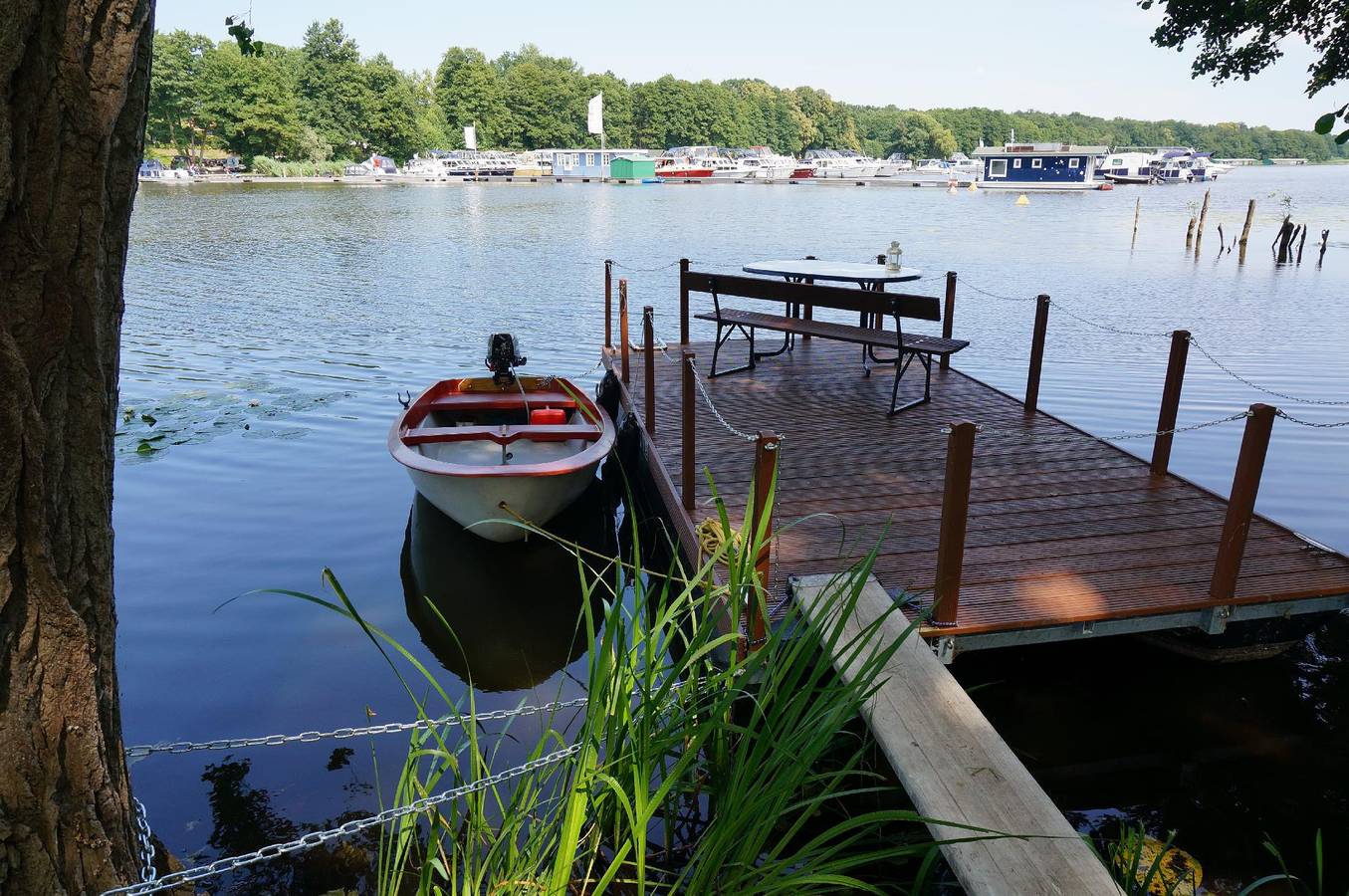 Ferienhaus in Buchholz mit Garten, Sauna und Grill in Buchholz, Müritz