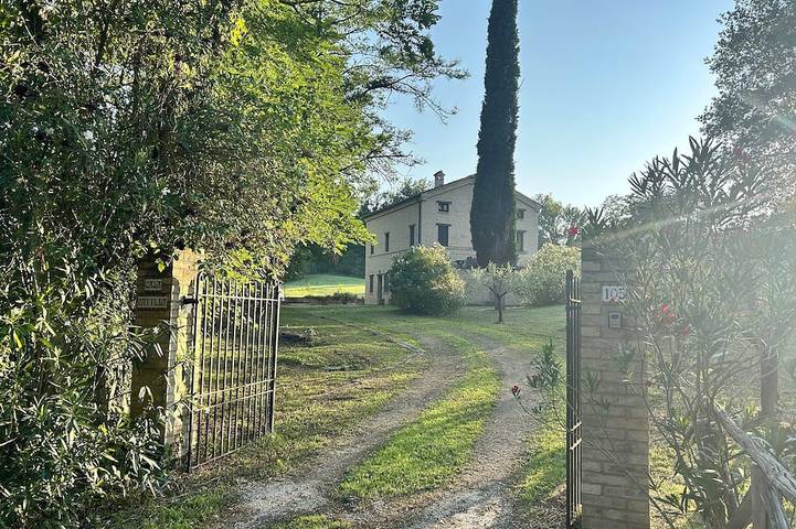 Tarifas de temporada alta reducidas para completar 2019 alquileres - Casa de familia numerosa in Penna San Giovanni, Provincia de Macerata