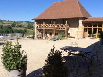 Chambre d’hôte pour 2 personnes, avec vue ainsi que jardin et terrasse à Saint-Christophe-en-Brionnais