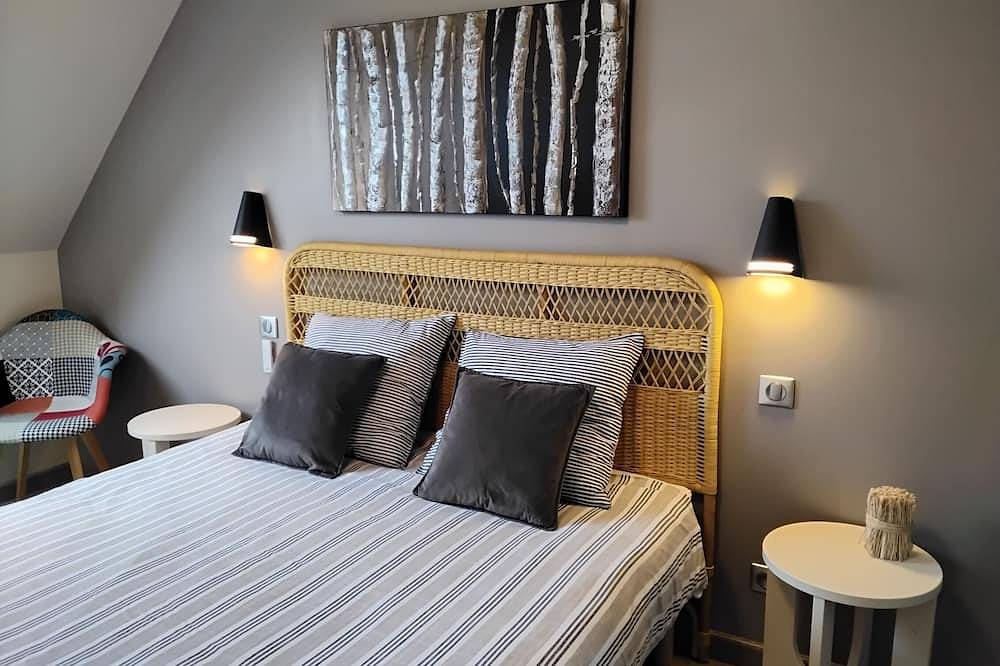 Villa 4* Private Swimming Pool-100m Sea-Enclosed Garden-Bikes-Trampoline- Kayaks in Plouescat, Côte des Légendes