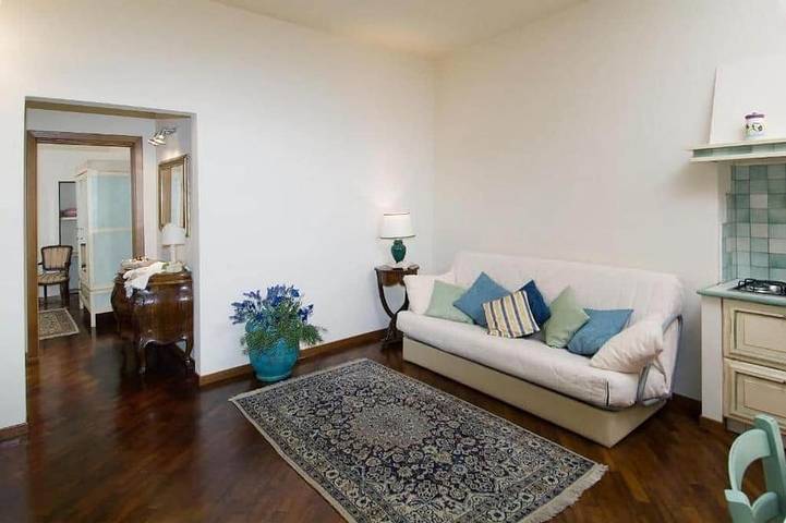 Lovely two-story apartment in the historic center in Prato, Province de Prato
