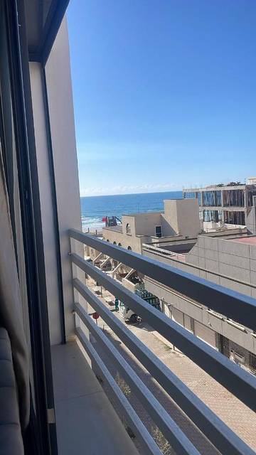 Gîte pour 3 personnes, avec vue ainsi que vue sur le lac et terrasse dans Mehdia