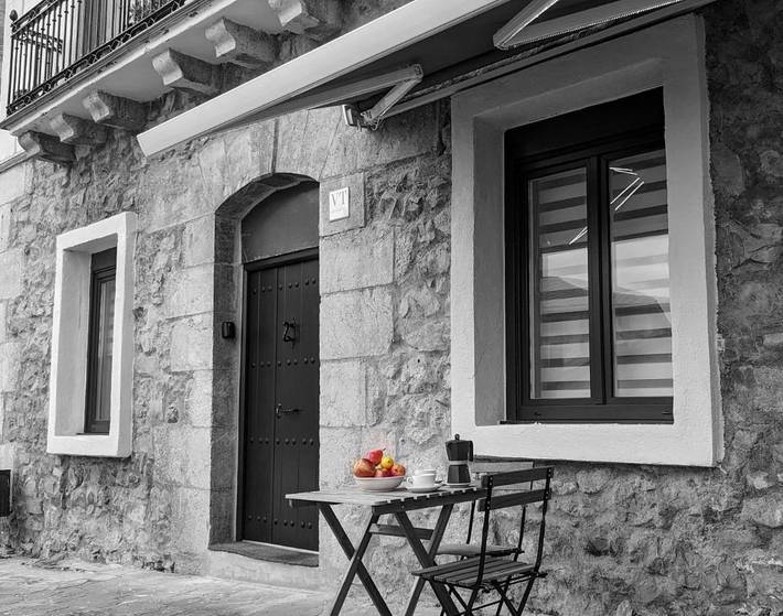 Gîte pour 3 personnes, avec vue et terrasse, animaux acceptés dans Elanchove