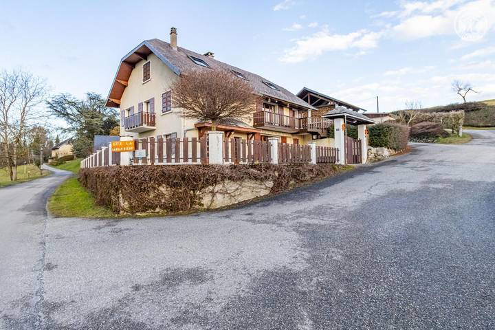 Gîte pour 6 personnes, avec terrasse et jardin