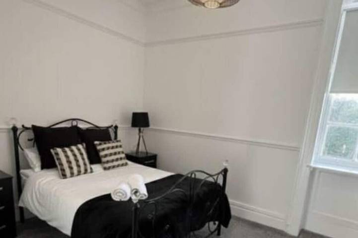 B&b for 2 people, with garden in South-Wales