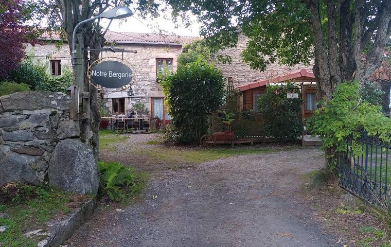 Chambre d’hôte pour 3 personnes, avec Terrasse et Jardin